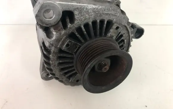 Toyota Avensis T220 Generator/alternator 2706028060