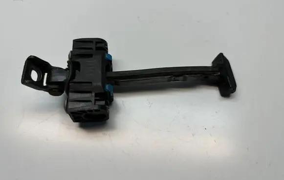Volkswagen Amarok Rear door check strap stopper