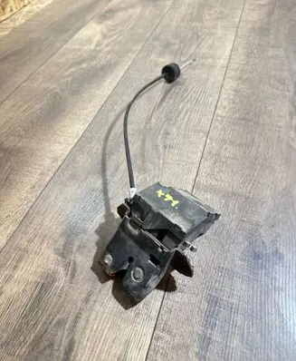 Mercedes-Benz C W203 Loading door lock A1717500085 A1717500185