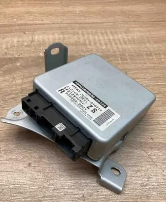 Toyota Yaris Power steering control unit/module 896500D326 2250002221