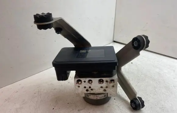 BMW i3 ABS Pump 6868704