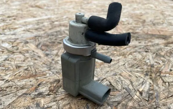 Audi A6 S6 C5 4B Turbo solenoid valve 059906627C