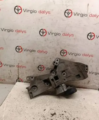 Nissan Qashqai Engine mounting bracket 8200669495