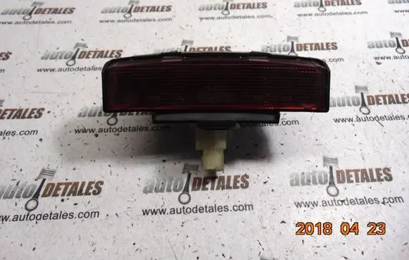 Nissan Primera Third/center stoplight 270275