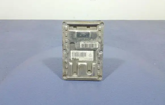 Audi A4 S4 B6 8E 8H Voltage converter/converter module 89027892