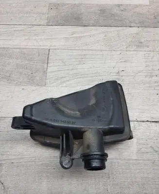 Mercedes-Benz E W212 Intake resonator A6421400087