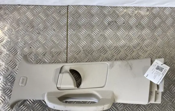 SsangYong Rexton (B) pillar trim (top)