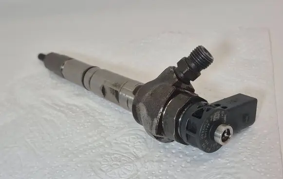 Skoda Superb B8 (3V) Fuel injector 04L130277AC 0445110469