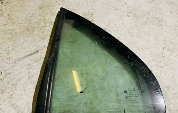 Opel Omega B1 Rear vent window glass 