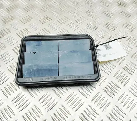 BMW X7 G07 Quarter panel pressure vent 9176945
