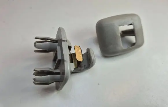 Audi A3 S3 8P Sun visor clip/hook/bracket 8E0857562