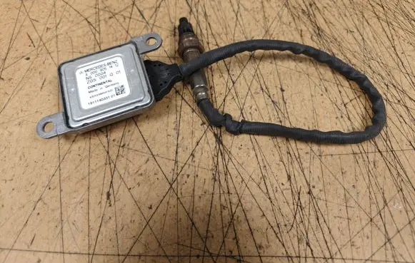 Mercedes-Benz E W212 Lambda probe sensor A0009051412