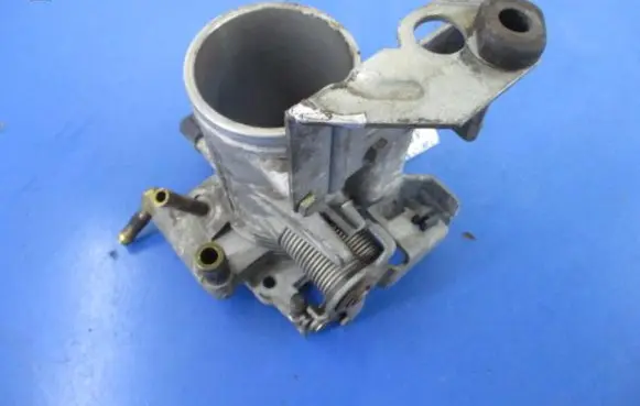 BMW 3 E30 Throttle body valve 