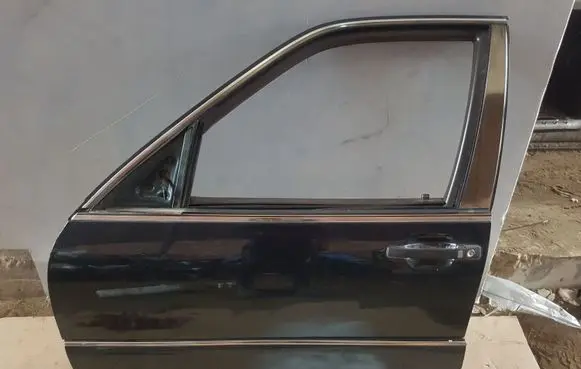 Mercedes-Benz S W140 Front door