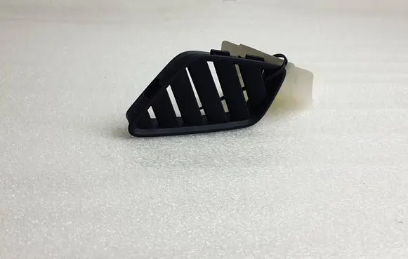 Audi Q2 - Dash center air vent grill 81C819794