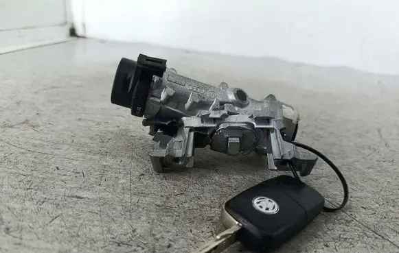 Volkswagen Jetta V Ignition lock 1K0905851B