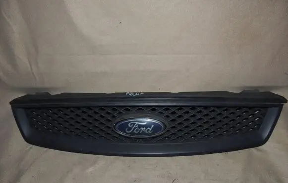 Ford Focus Front grill D2A3B