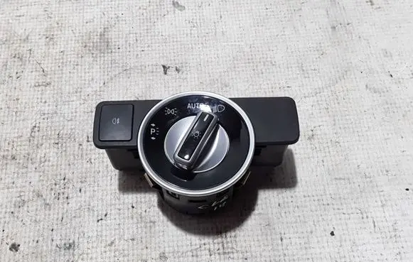 Mercedes-Benz CLA C117 X117 W117 Light switch A2129050551