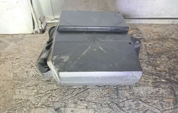 Renault Clio III Fuse box cover 8200587123 54094 54095
