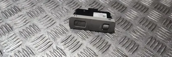 Volvo S90, V90 Tailgate opening switch P31394548