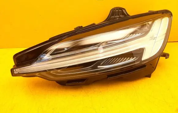 Volvo V60 Headlight/headlamp 32365339