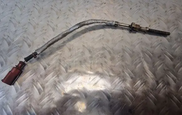 Audi A4 S4 B8 8K Exhaust gas temperature sensor 059906088M