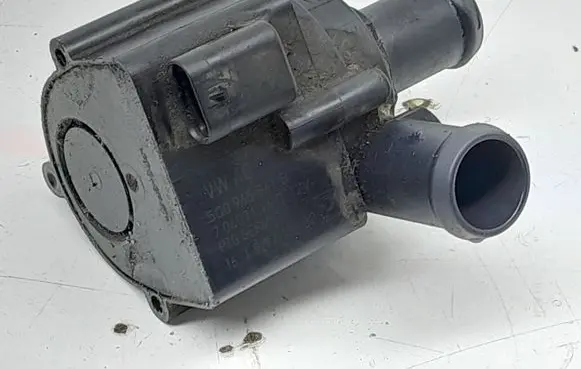 Audi A3 S3 8V Electric auxiliary coolant/water pump 5Q0965561B