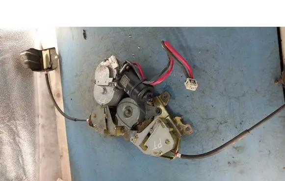 Nissan Quest Rear door window regulator with motor 