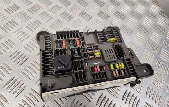 BMW X5 E70 Fuse module 693168704