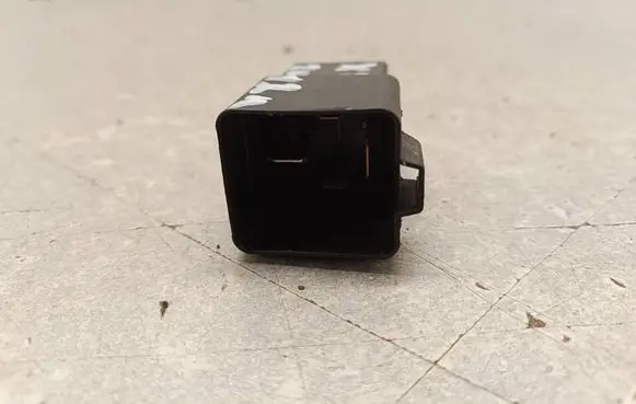 BMW X3 F25 Other relay 9207913 3102104A5