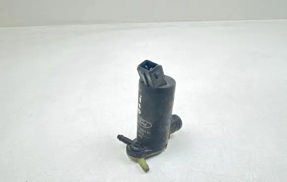 Ford Focus Windscreen/windshield washer pump 93BB17K624BA D06LA