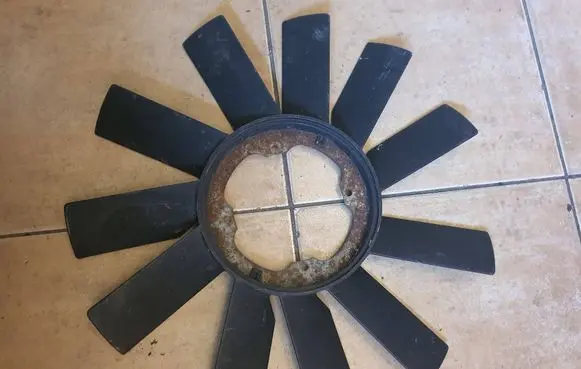 BMW 3 E36 Fan impeller 17233639