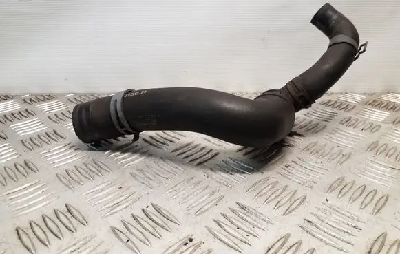 Volkswagen PASSAT B7 Engine coolant pipe/hose 3AA122051A