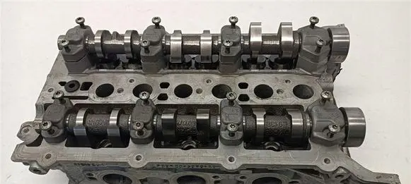 Jaguar F-Pace Engine head 