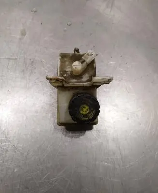 Brake fluid reservoir