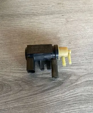Volkswagen Multivan T5 Turbo solenoid valve 1K0906627A 70086800 12T167