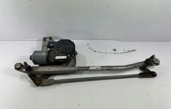 Audi Q7 4M Front wiper linkage and motor