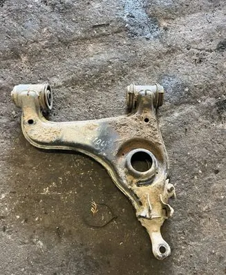 Mercedes-Benz E W210 Front lower control arm/wishbone