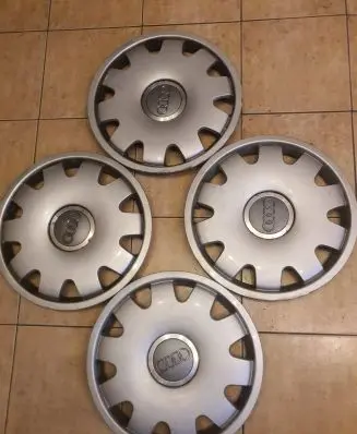 Audi A6 S6 C5 4B R16 wheel hub/cap/trim 4B0601147C PA66M15