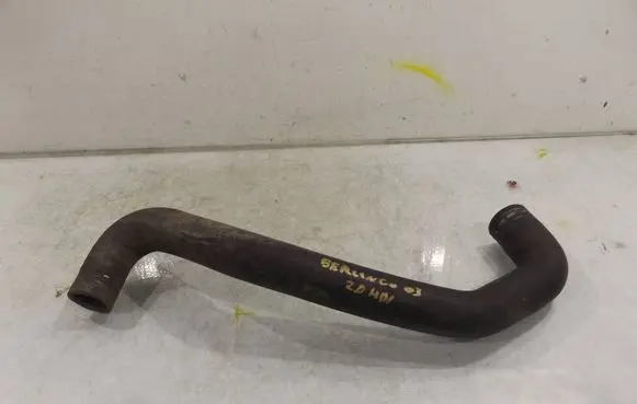 Engine coolant pipe/hose
