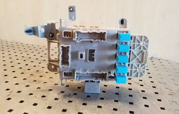 Toyota RAV 4 (XA20) Fuse module