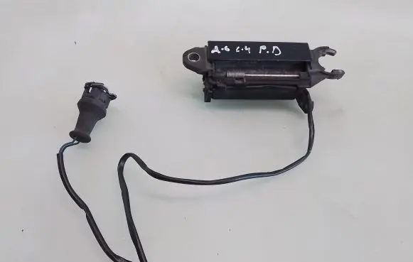 Audi A6 S6 C4 4A Front door interior handle