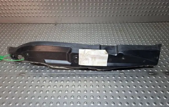 Mercedes-Benz C W203 Fender end trim S26372234 A2038890125