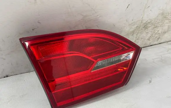 Volkswagen Jetta VI Tailgate rear/tail lights 5C6945259