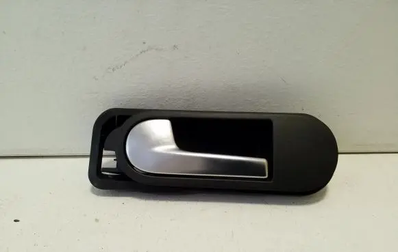 Volkswagen Golf Plus Front door interior handle 5M0837197