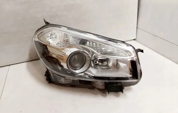 Nissan Qashqai Headlight/headlamp