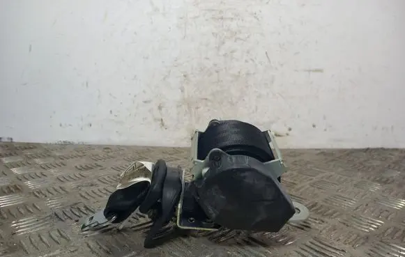 Mitsubishi Eclipse Cross Middle seatbelt (rear) 