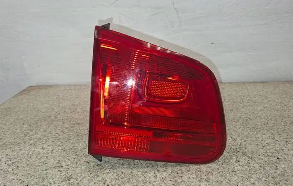 Volkswagen Tiguan Tailgate rear/tail lights 5N0945309