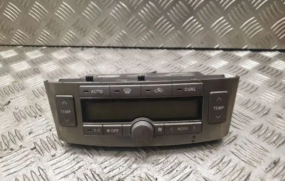 Toyota Avensis T250 Climate control unit 5590005200
