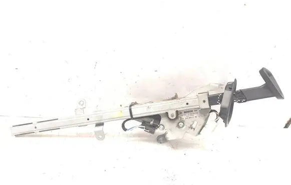 Mercedes-Benz CLK A209 C209 Seat belt adjustment motor 0132004318 2038600182 0390201967